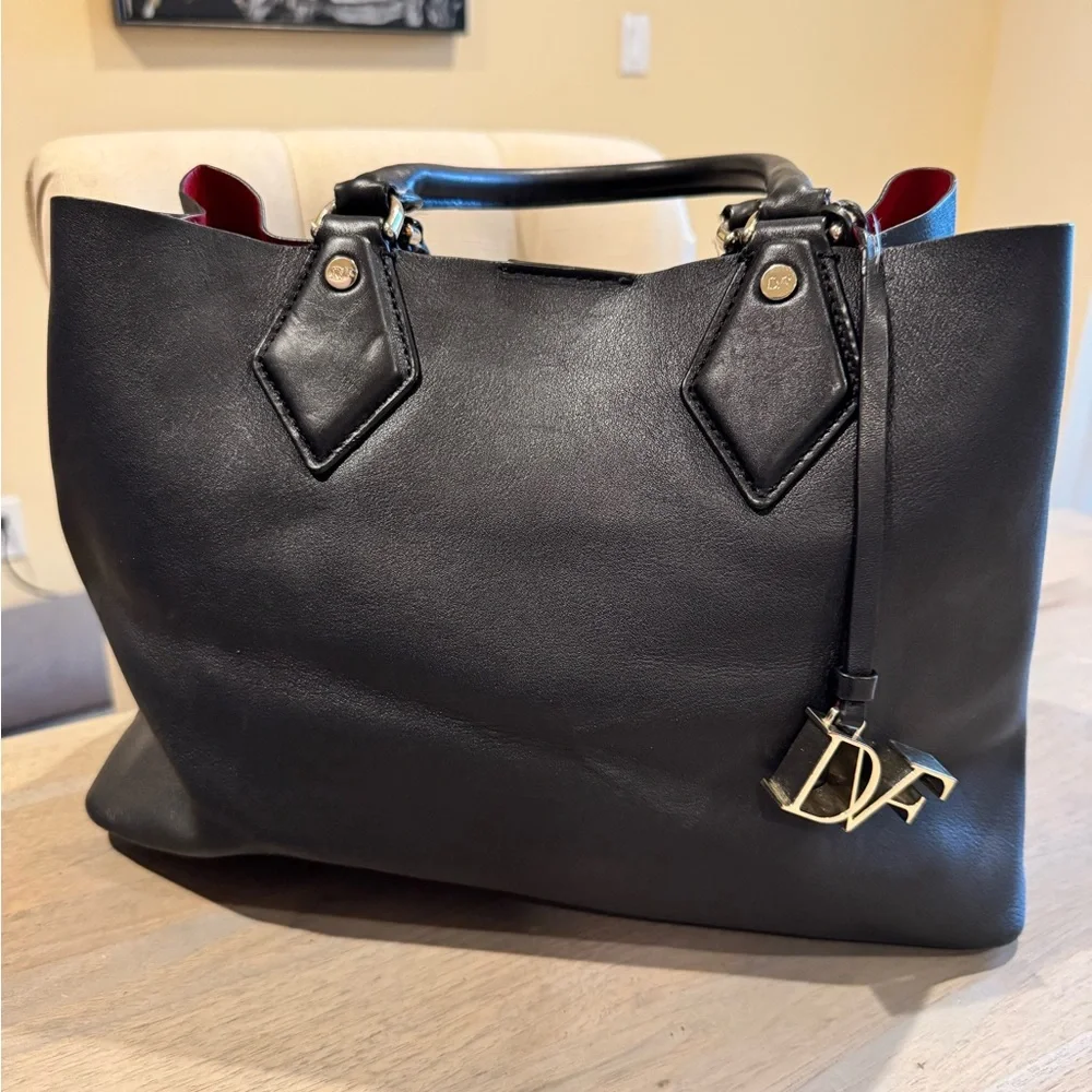 DIANE VON FURSTENBERG Leather Tote – Black with Red interior/gold tone hardware - Picture 3 of 15